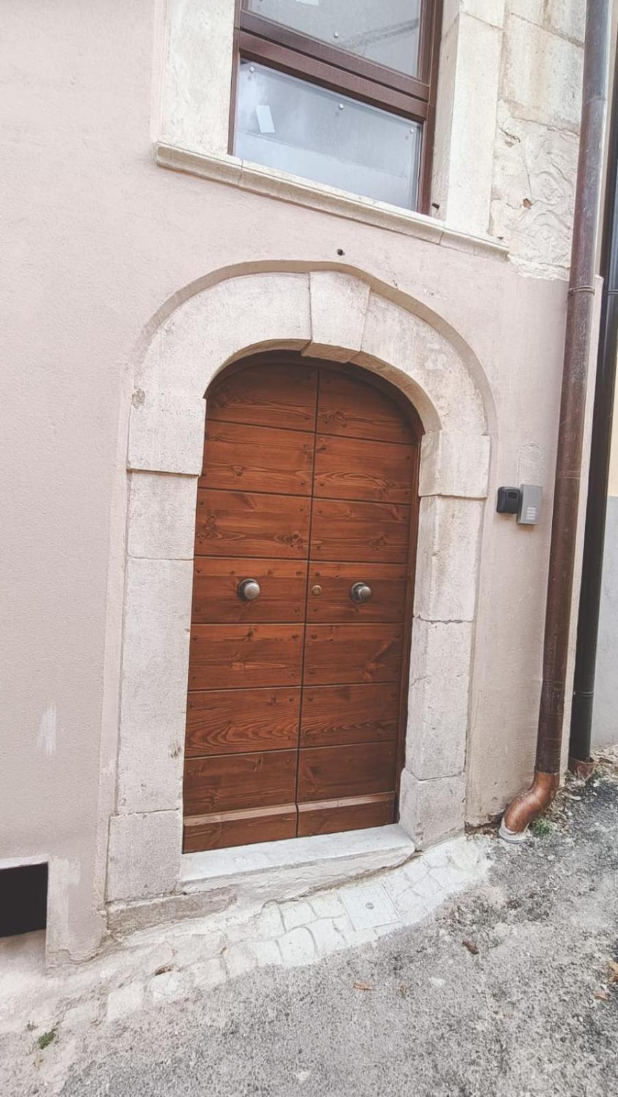 Dimora Del Cavaliere LʼAquila Exterior foto